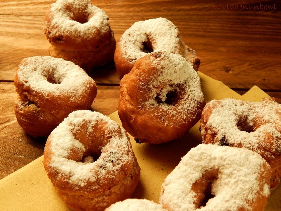 Ciambelle ripiene di frutta candita