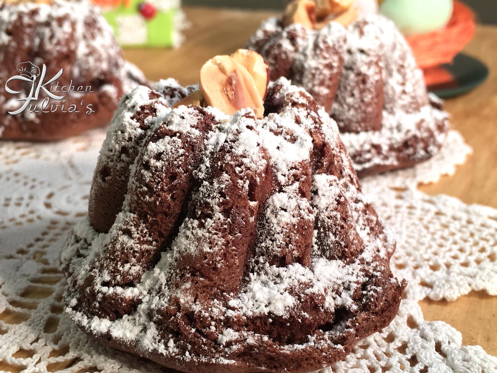 Ciambelline al cioccolato e nocciole, ideali per la colazione