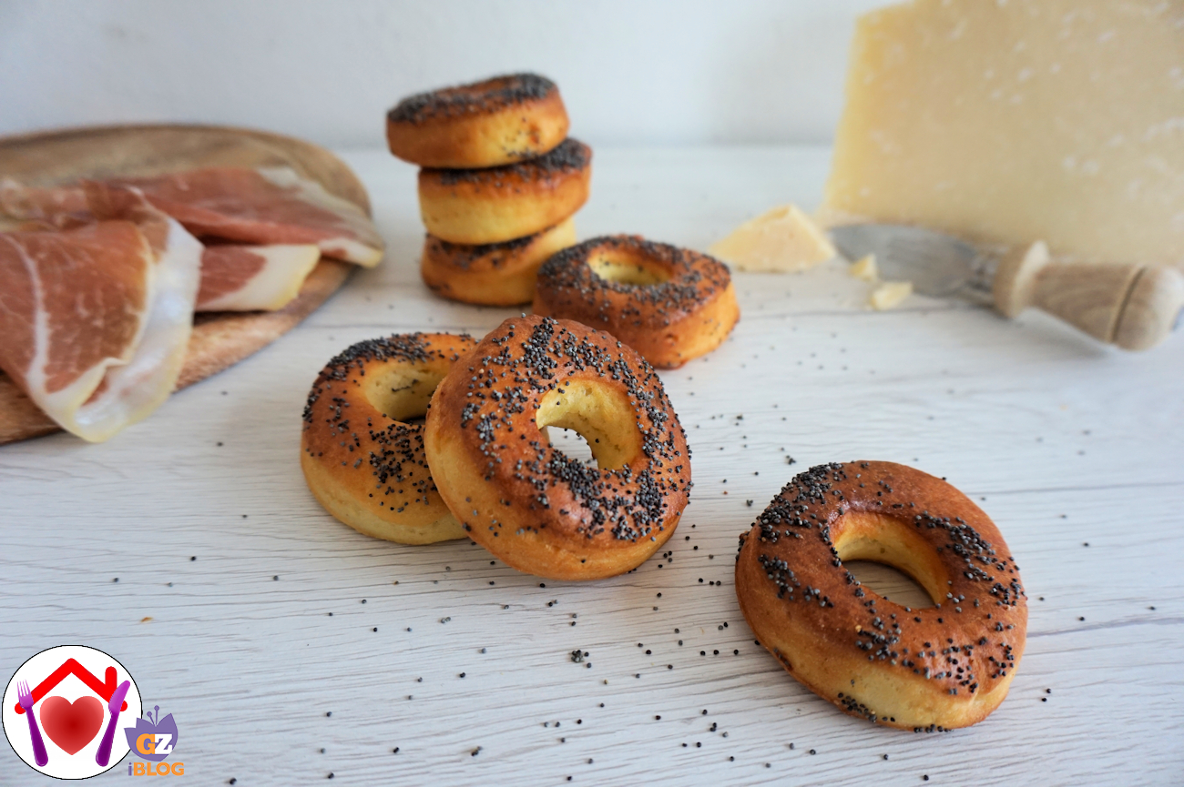 Ciambelline al parmigiano
