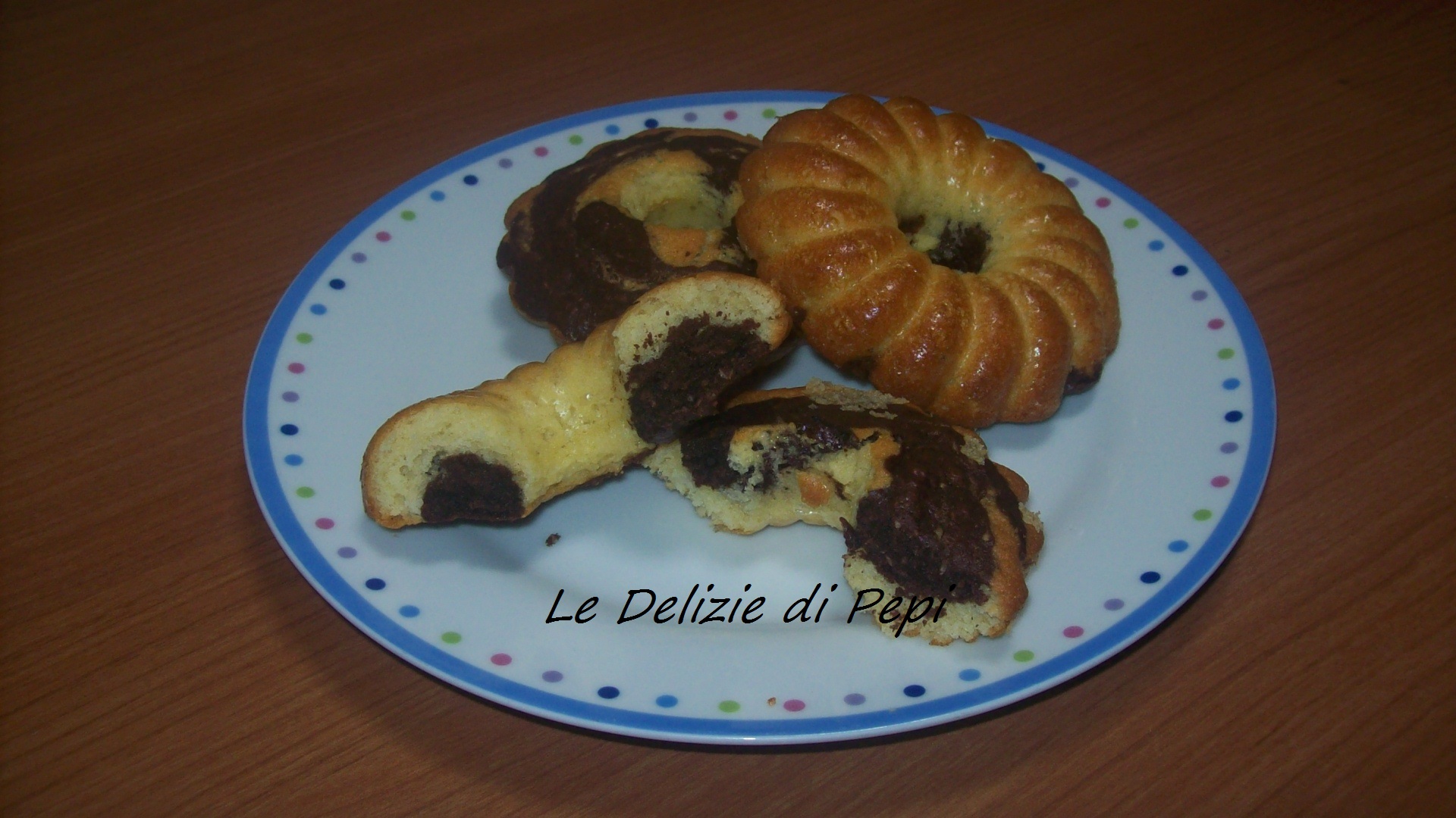 Ciambelline con cacao e cocco