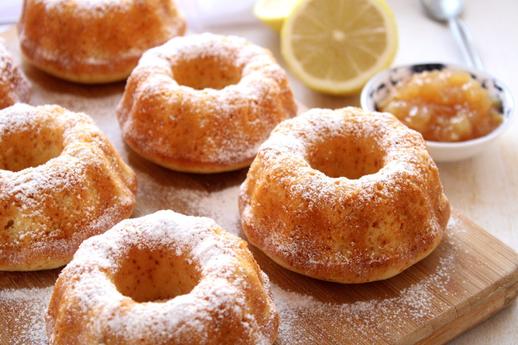 Ciambelline con marmellata di limoni nell’impasto