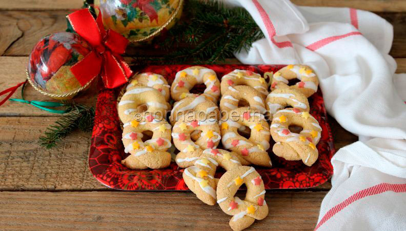 Ciambelline glassate, ed è presto natale!