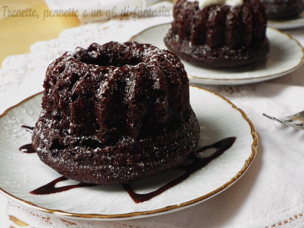 Ciambelline morbide al cacao e cioccolato fondente