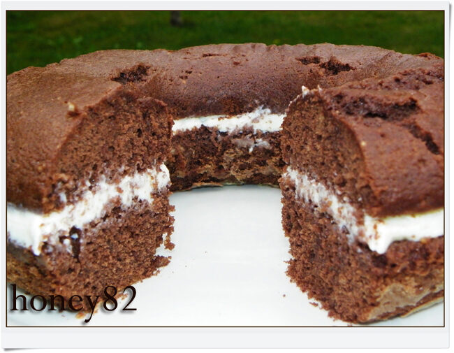 Ciambellone al cacao con crema di ricotta