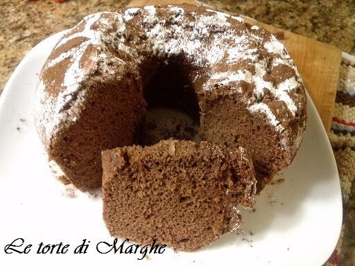 Ciambellone al cioccolato e nocciole….