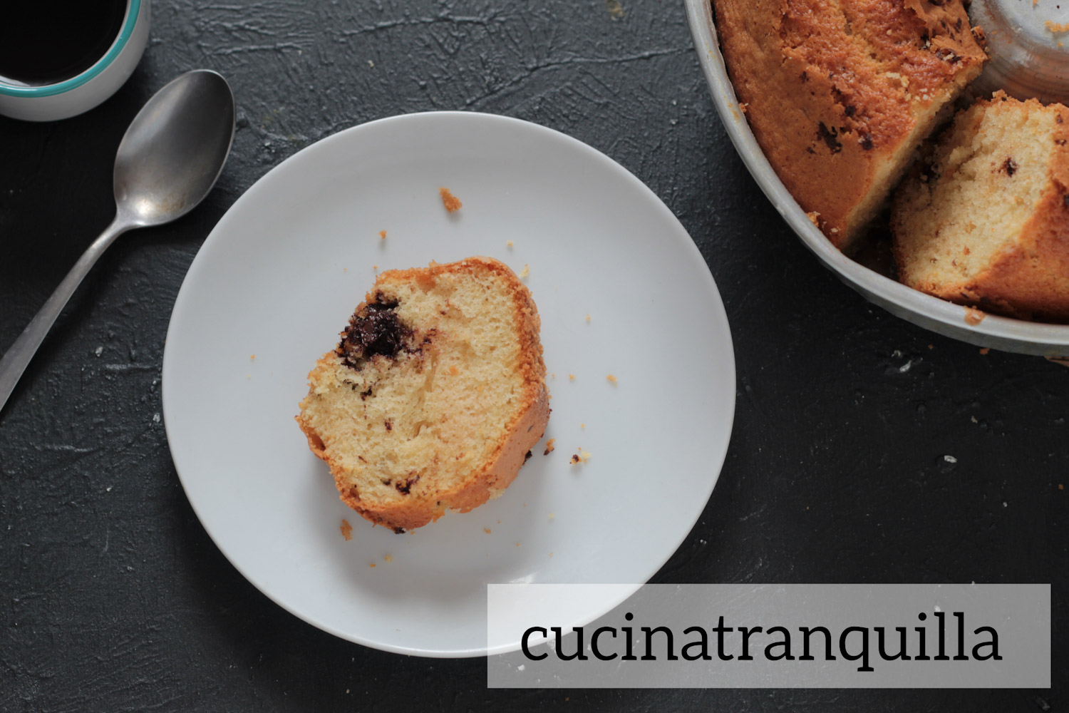 Ciambellone al marsala con gocce di cioccolato