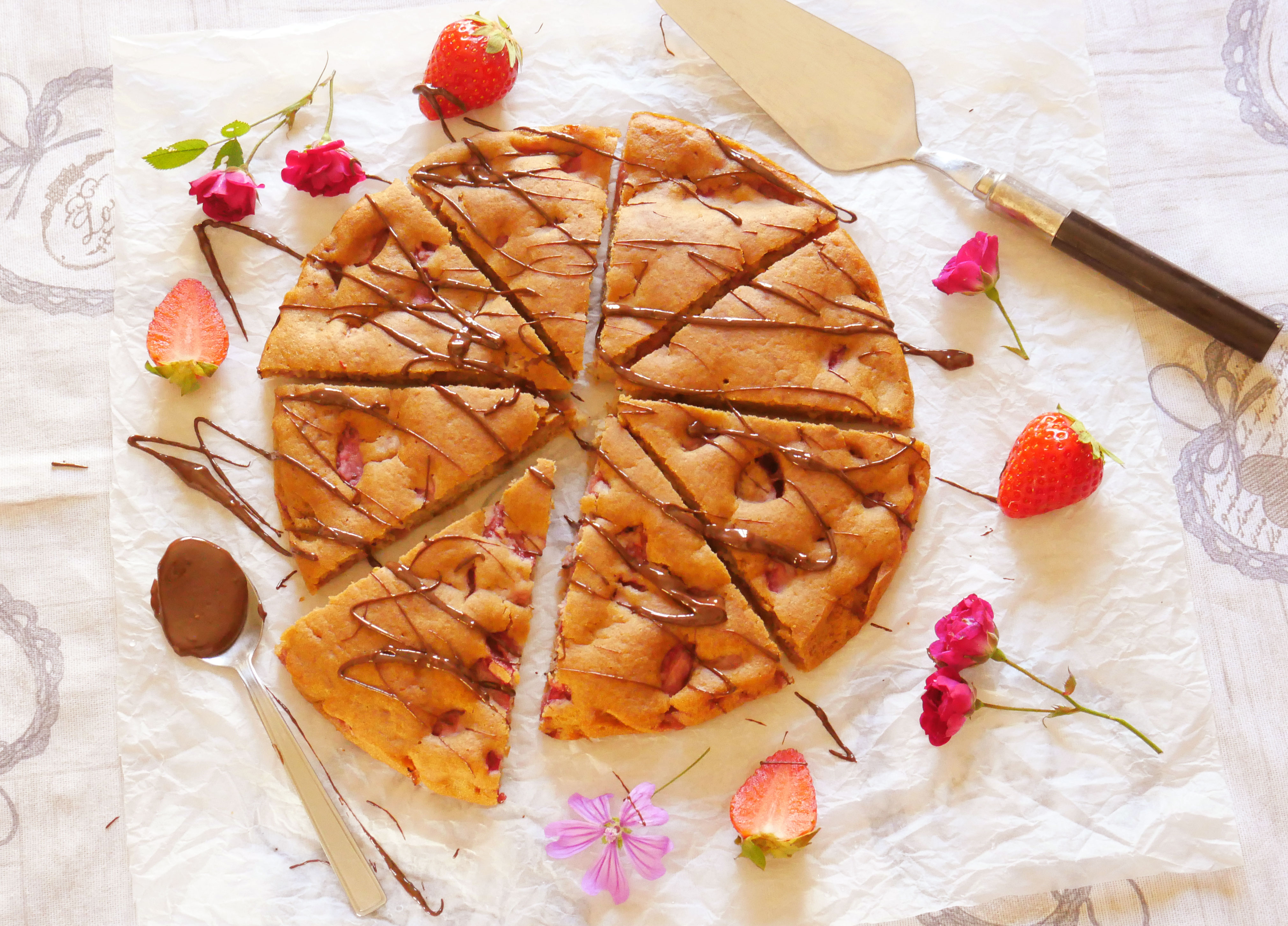 Ciambellone all’acqua con fragole