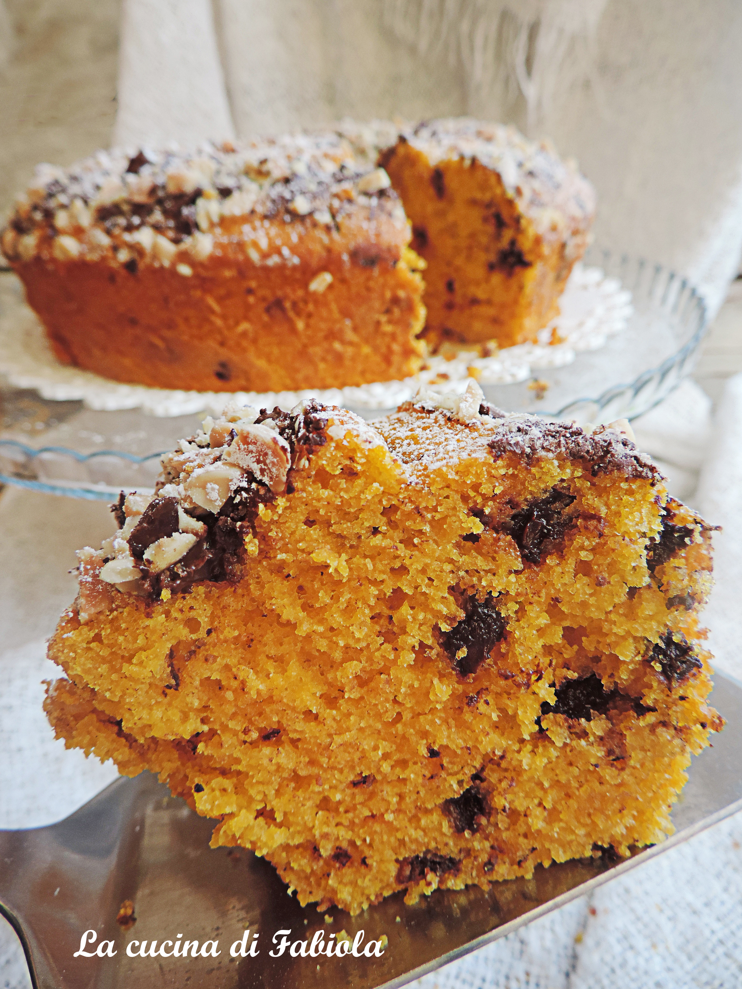 Ciambellone alle carote con yogurt e mandorle