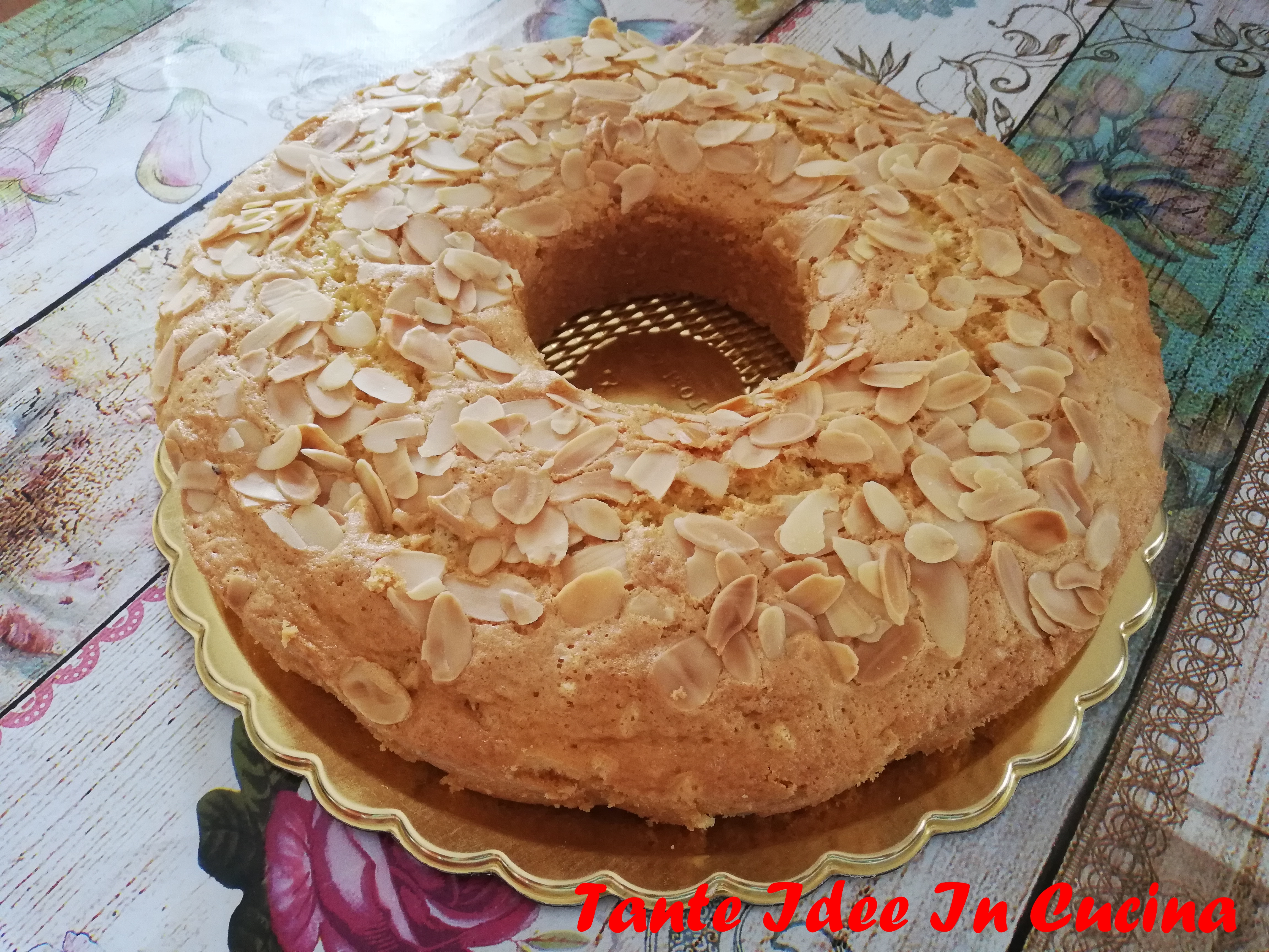 Ciambellone alle mandorle