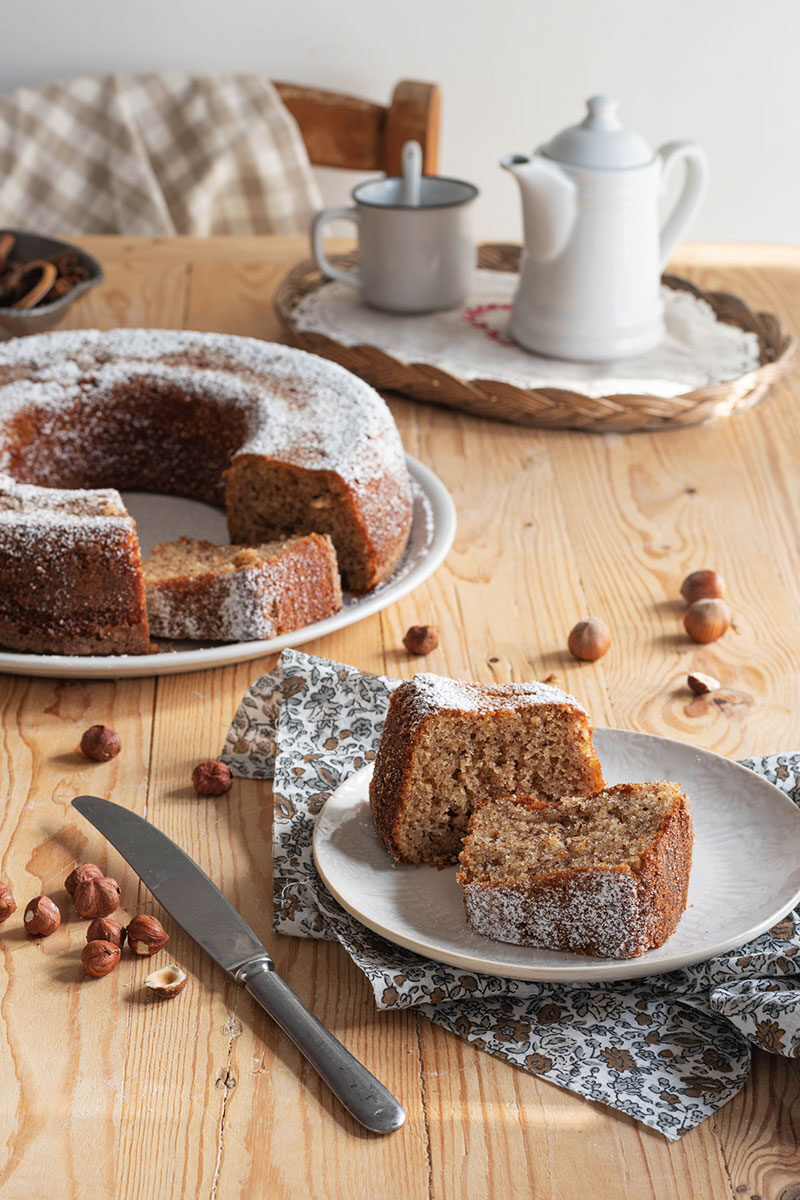 Ciambellone alle nocciole con farina di riso
