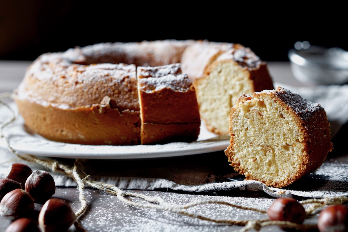 Ciambellone alle nocciole