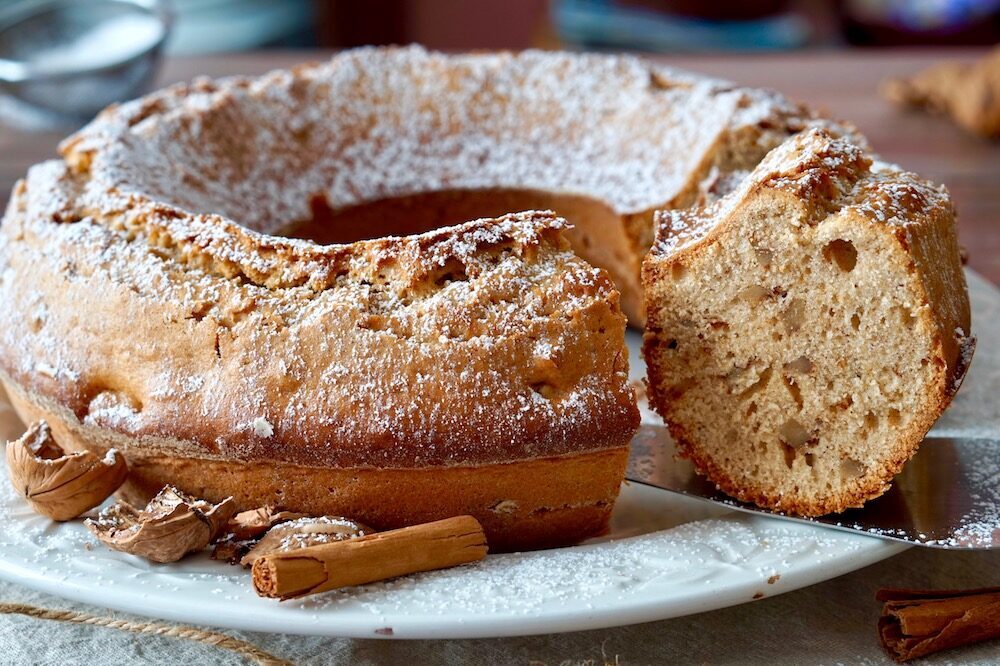 Ciambellone alle noci e cannella