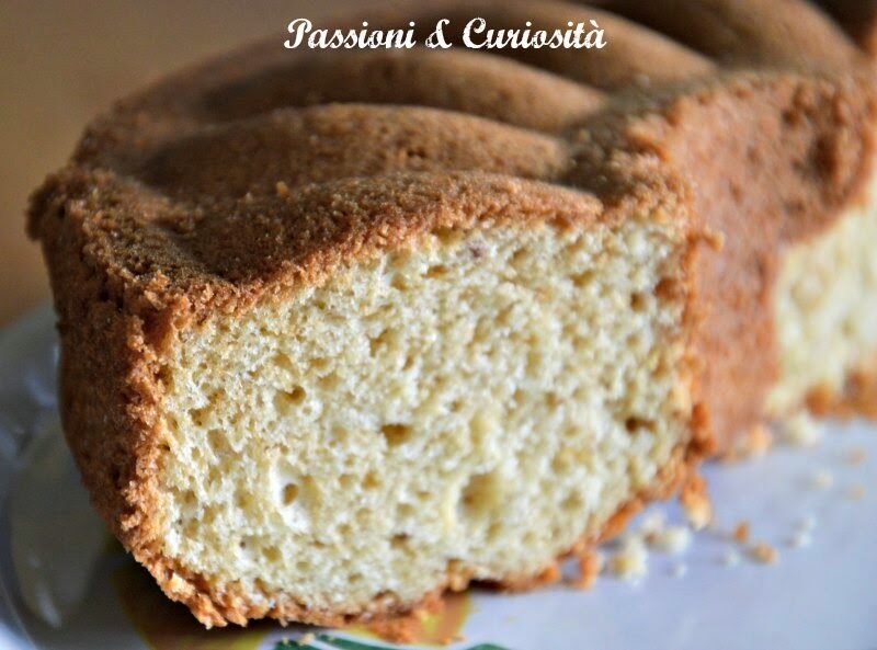 Ciambellone allo yogurt -frutti di bosco-