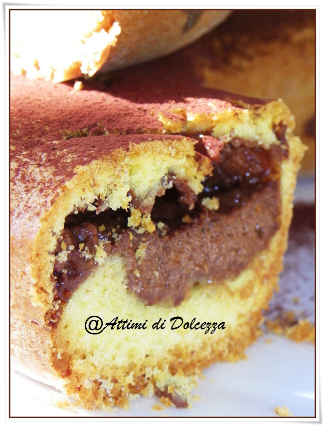 CIAMBELLONE CON CUORE DI CIOCCOLATO