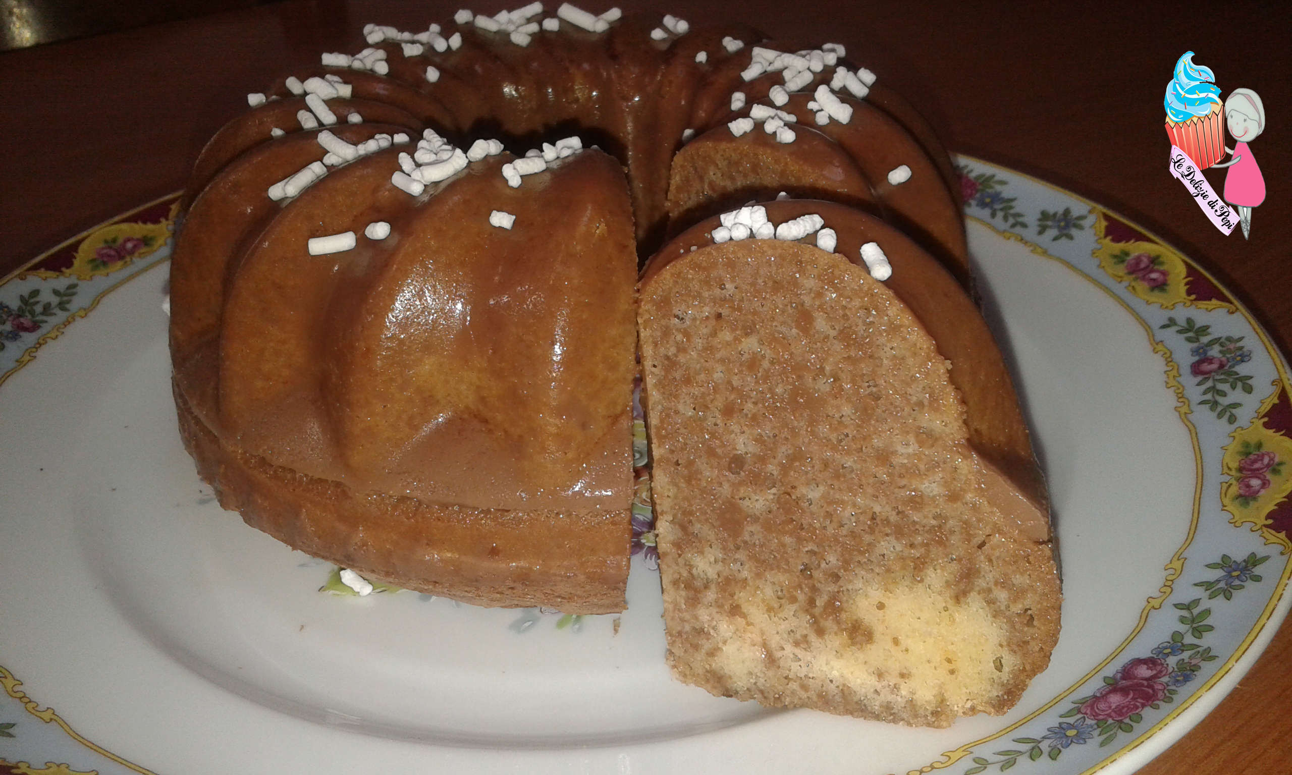 Ciambellone con gelatina alla crema di nocciole