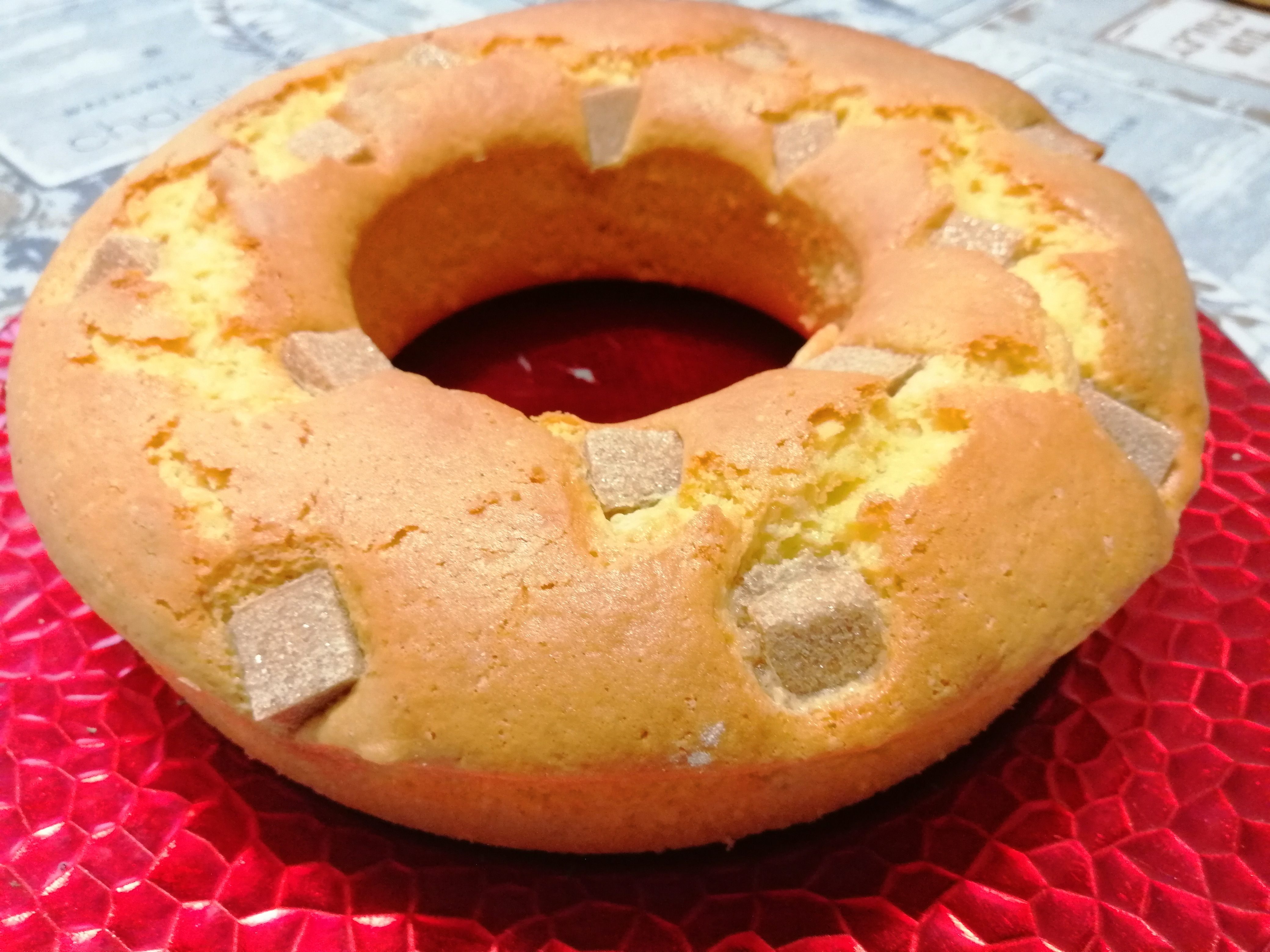 Ciambellone con gli zuccherini