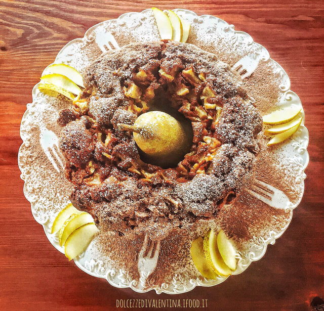 Ciambellone pere e cioccolato