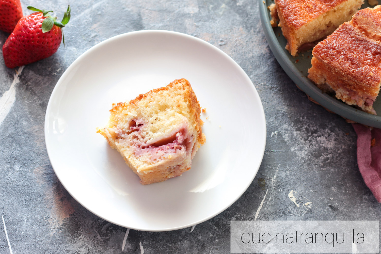 Ciambellone sofficissimo fragole e yogurt