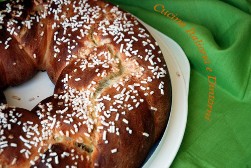 Ciambellone (treccia) di brioche farcito