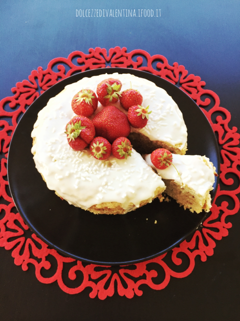 Ciambellone vegan alle fragole
