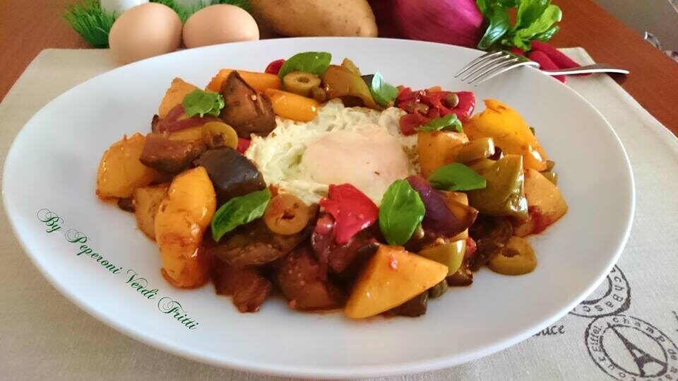 Cianfotta con le uova