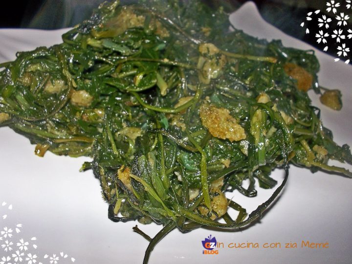 Cicoria con mollica di pane alla calabrese