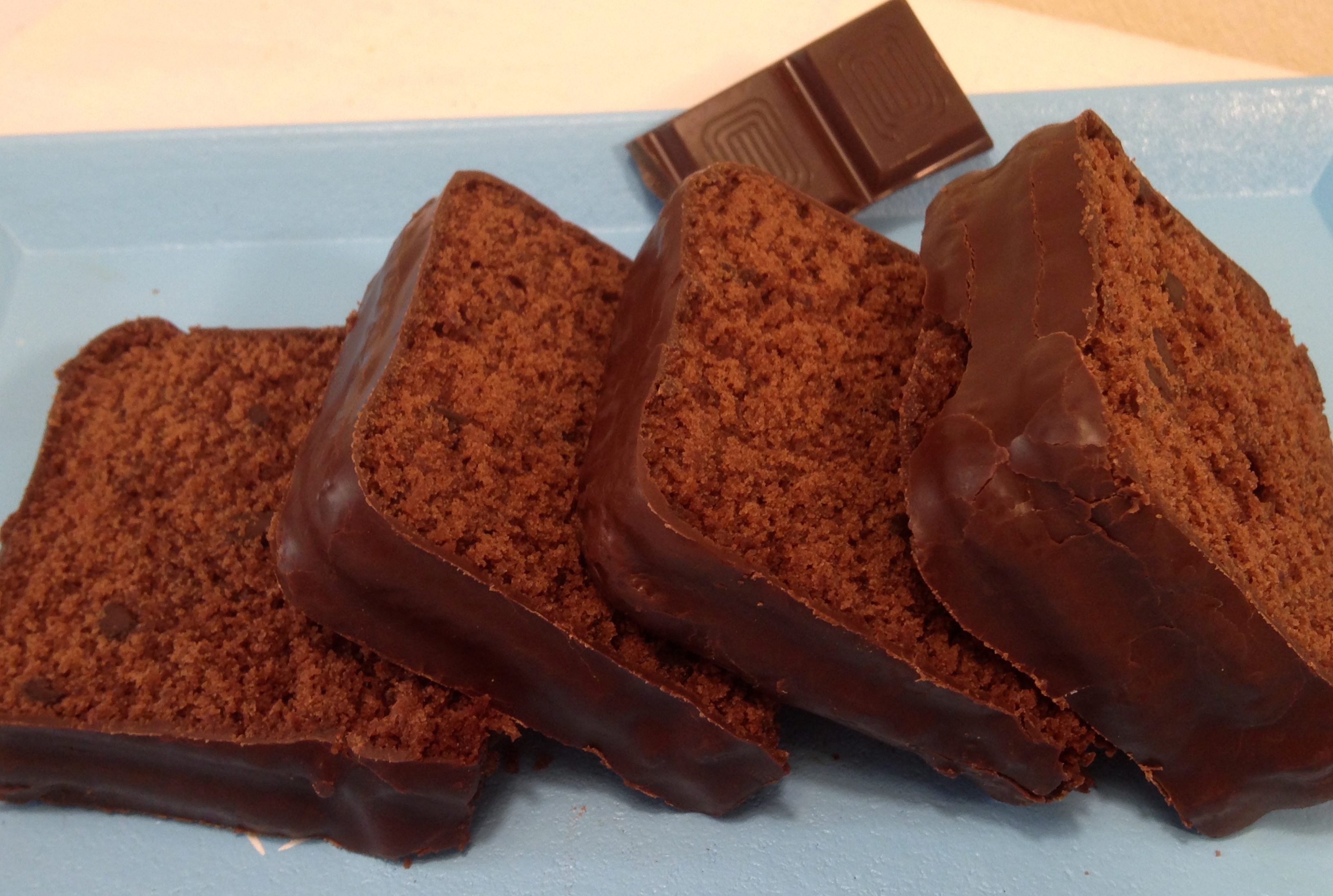 Ciocco plumcake con gocce al cioccolato ricoperto