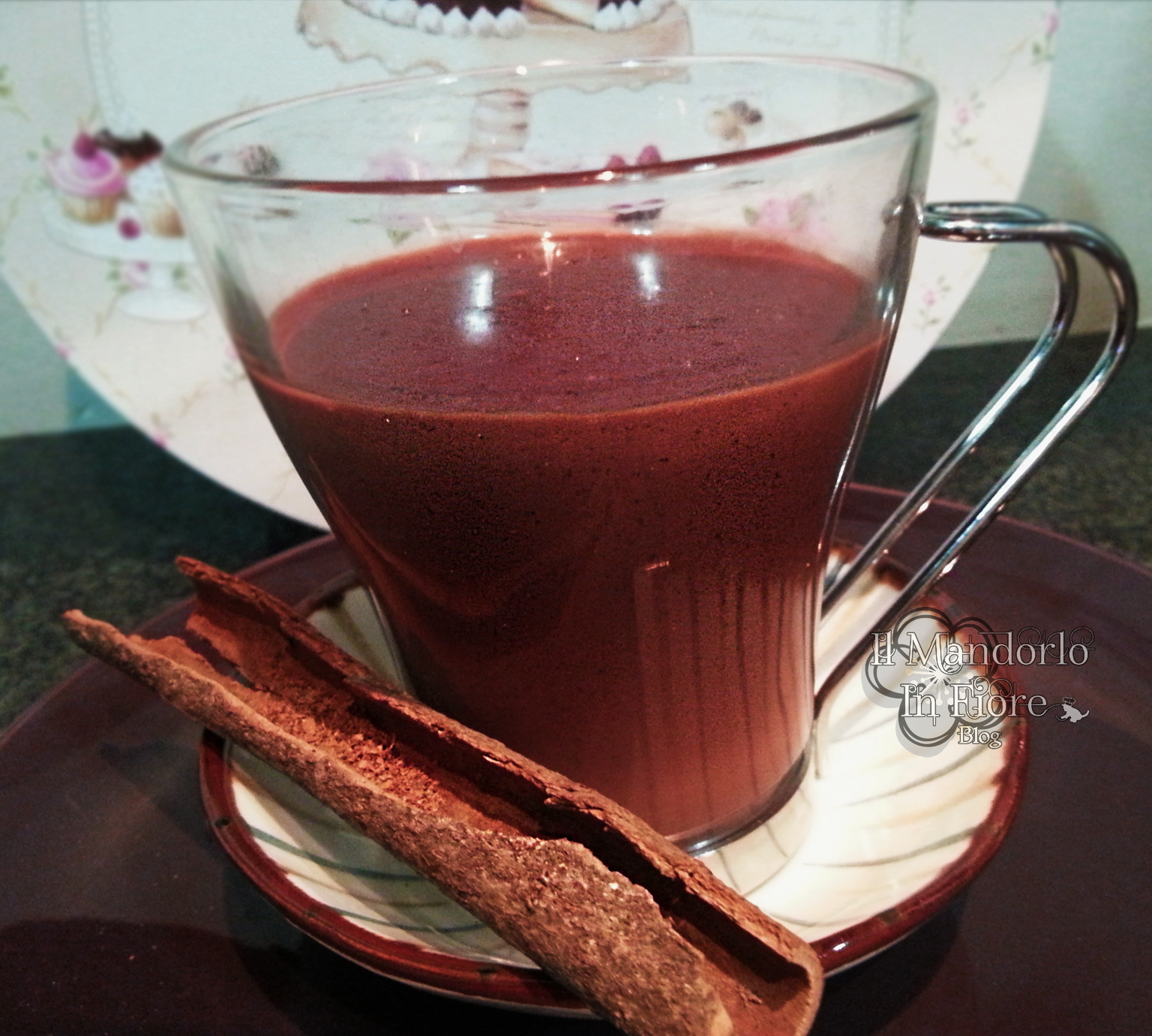 Cioccolata cremosa aromatizzata alla cannella