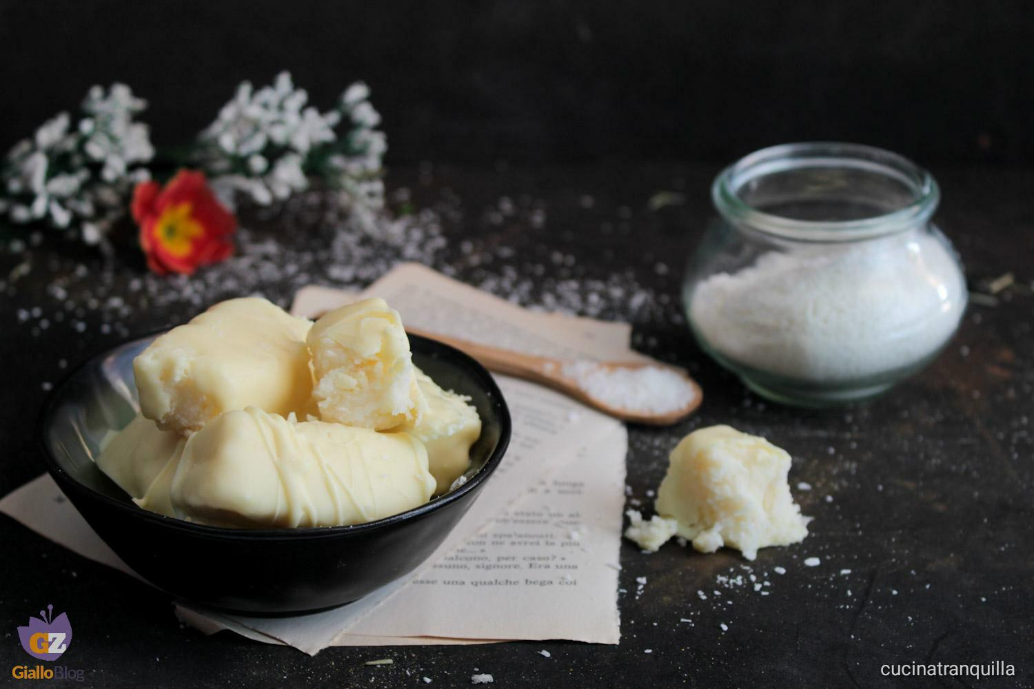 Cioccolatini bianchi al cocco