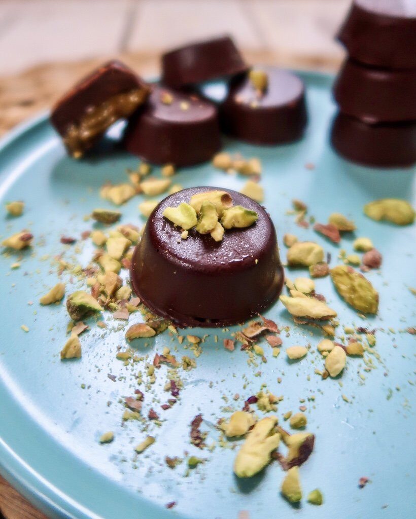 Cioccolatini vegani ripieni di crema al pistacchio
