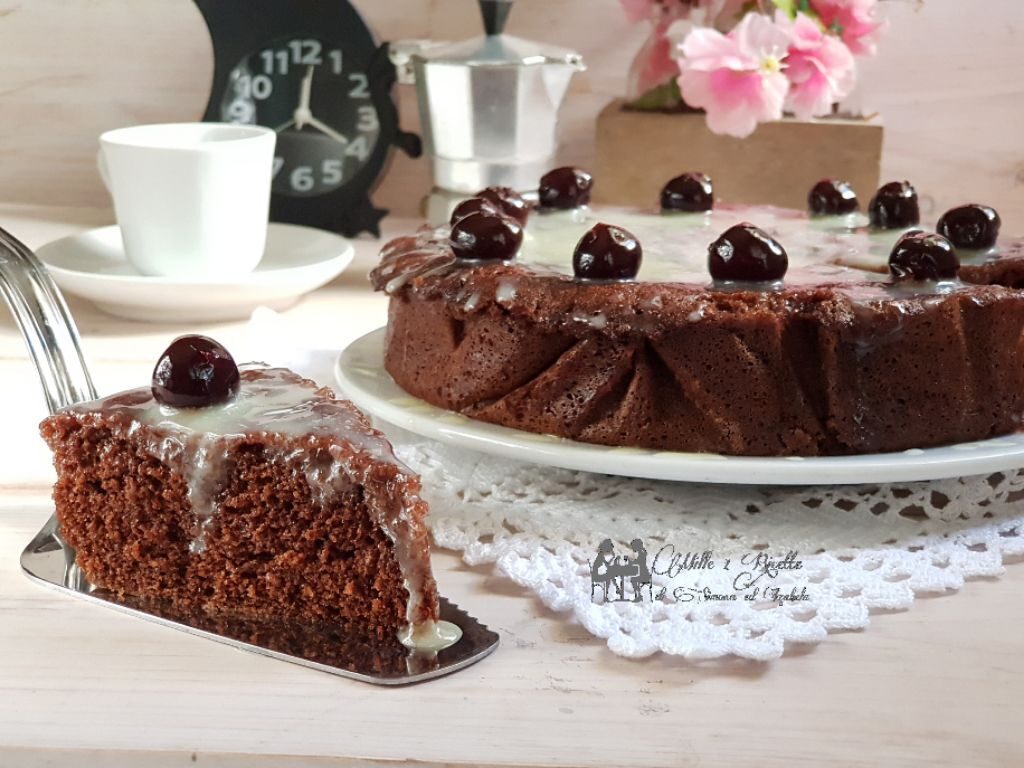 Cioccolato e amarene torta in 15 minuti
