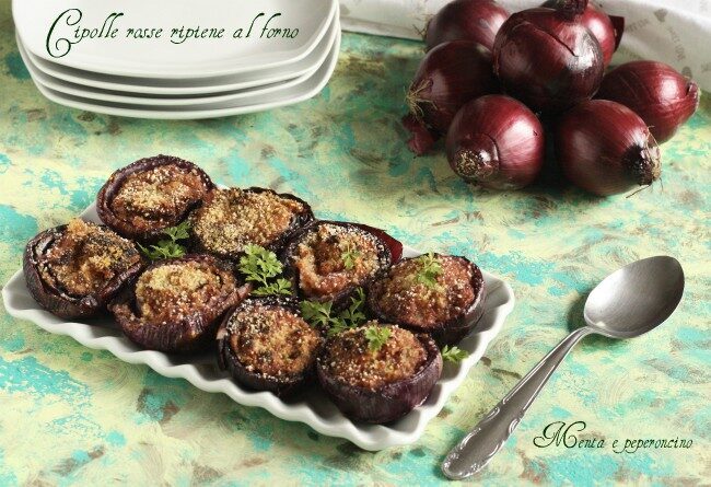 Cipolle rosse ripiene al forno