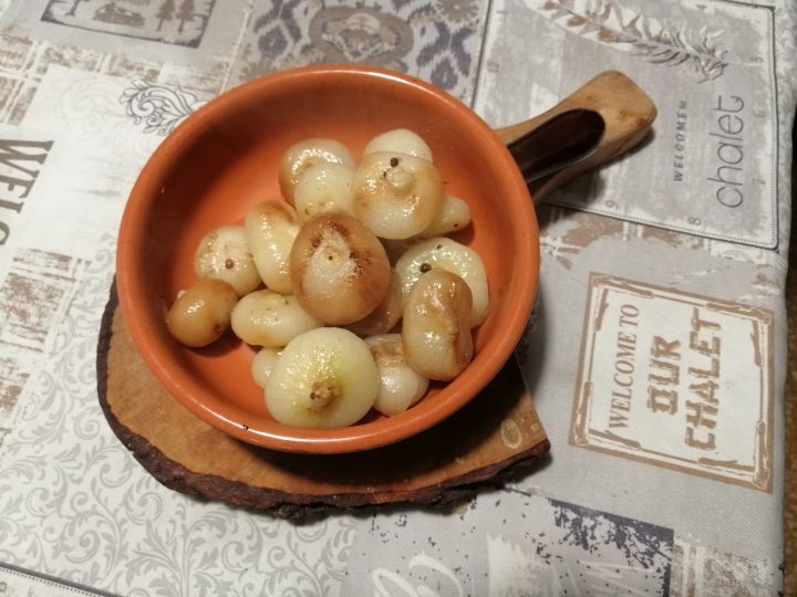 Cipolline boretane in padella