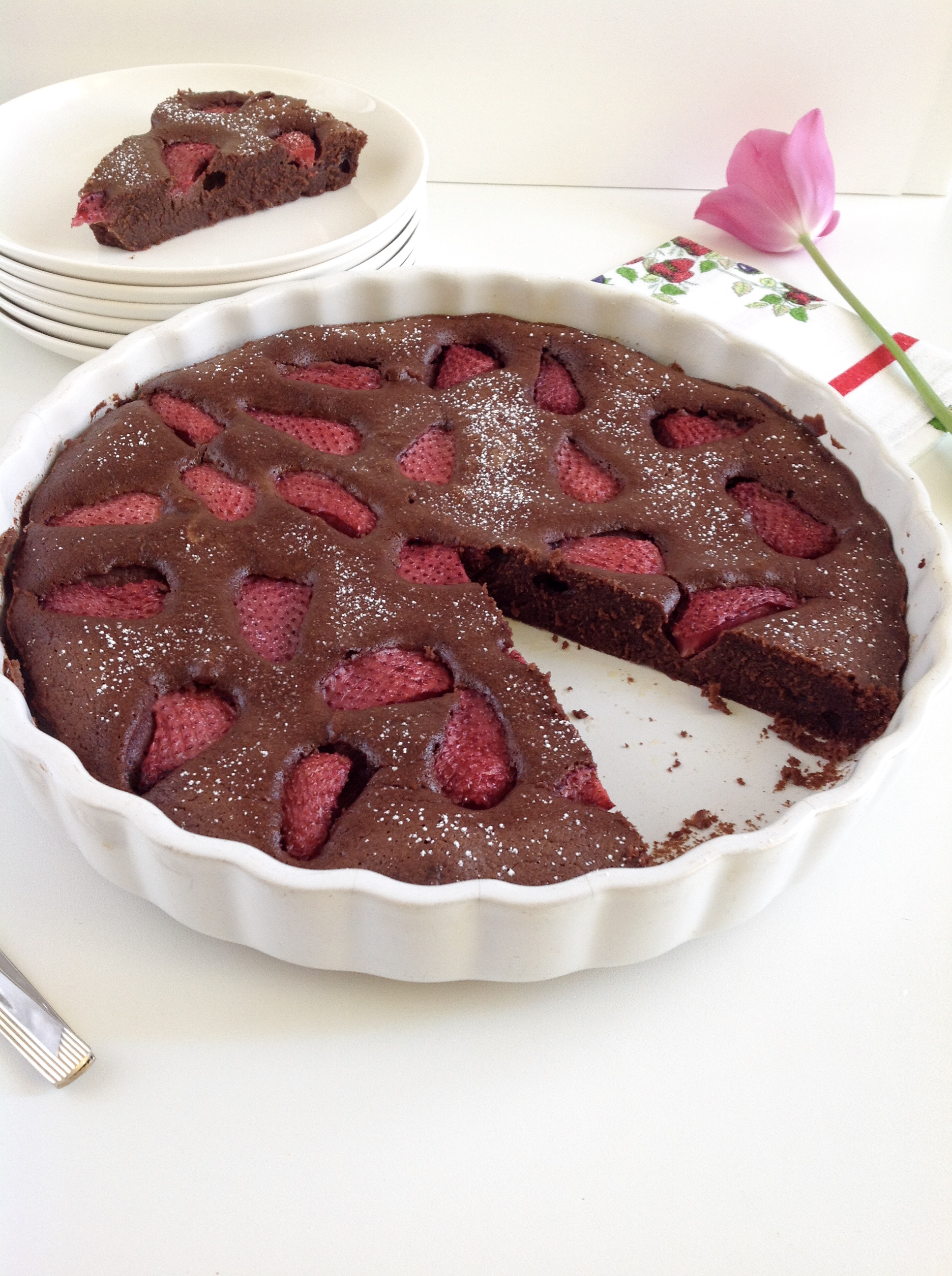 Clafoutis alle fragole e cioccolato