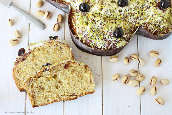 Colomba al pistacchio e amarene fatta in casa
