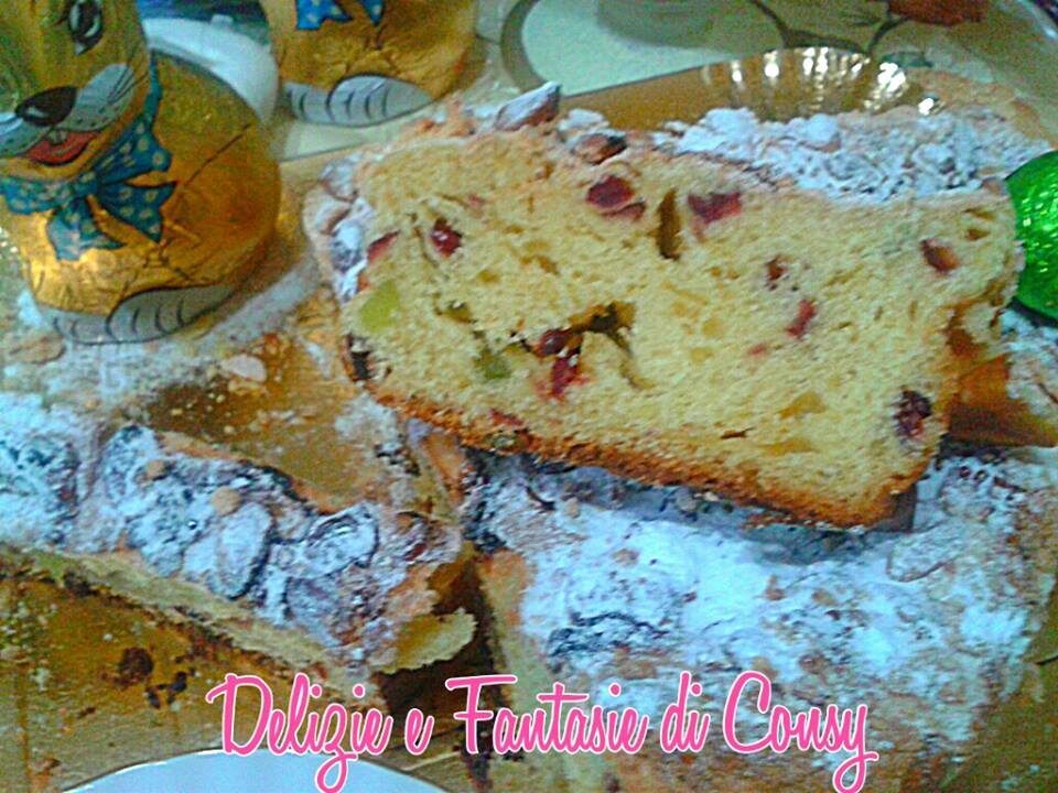 Colomba di pasqua con mirtilli rossi