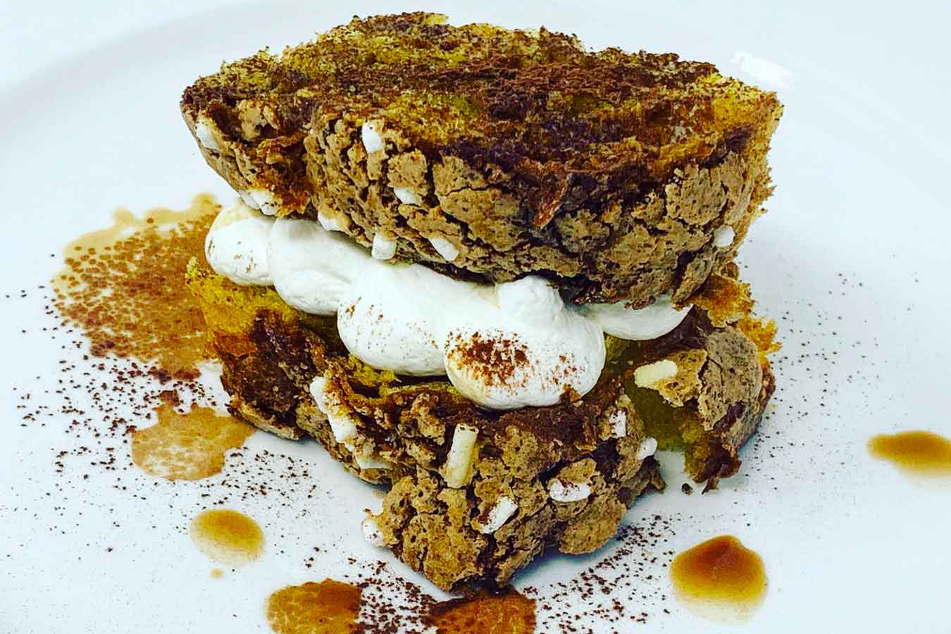 Colomba pasquale con crema al mascarpone, bagna al caffè e cacao