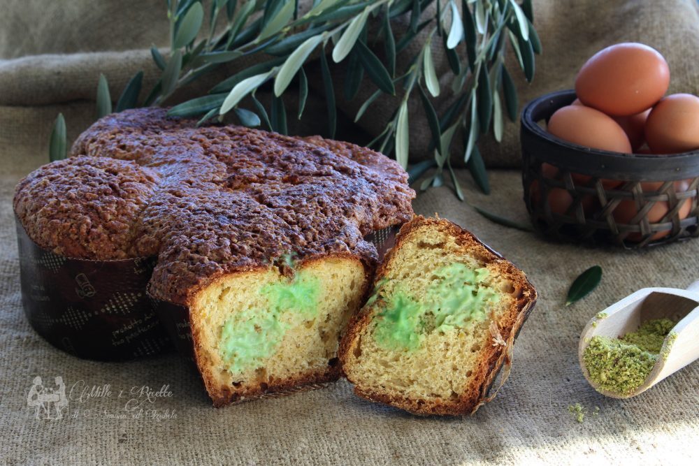 Colomba pasquale farcita con crema pasticcera al pistacchio