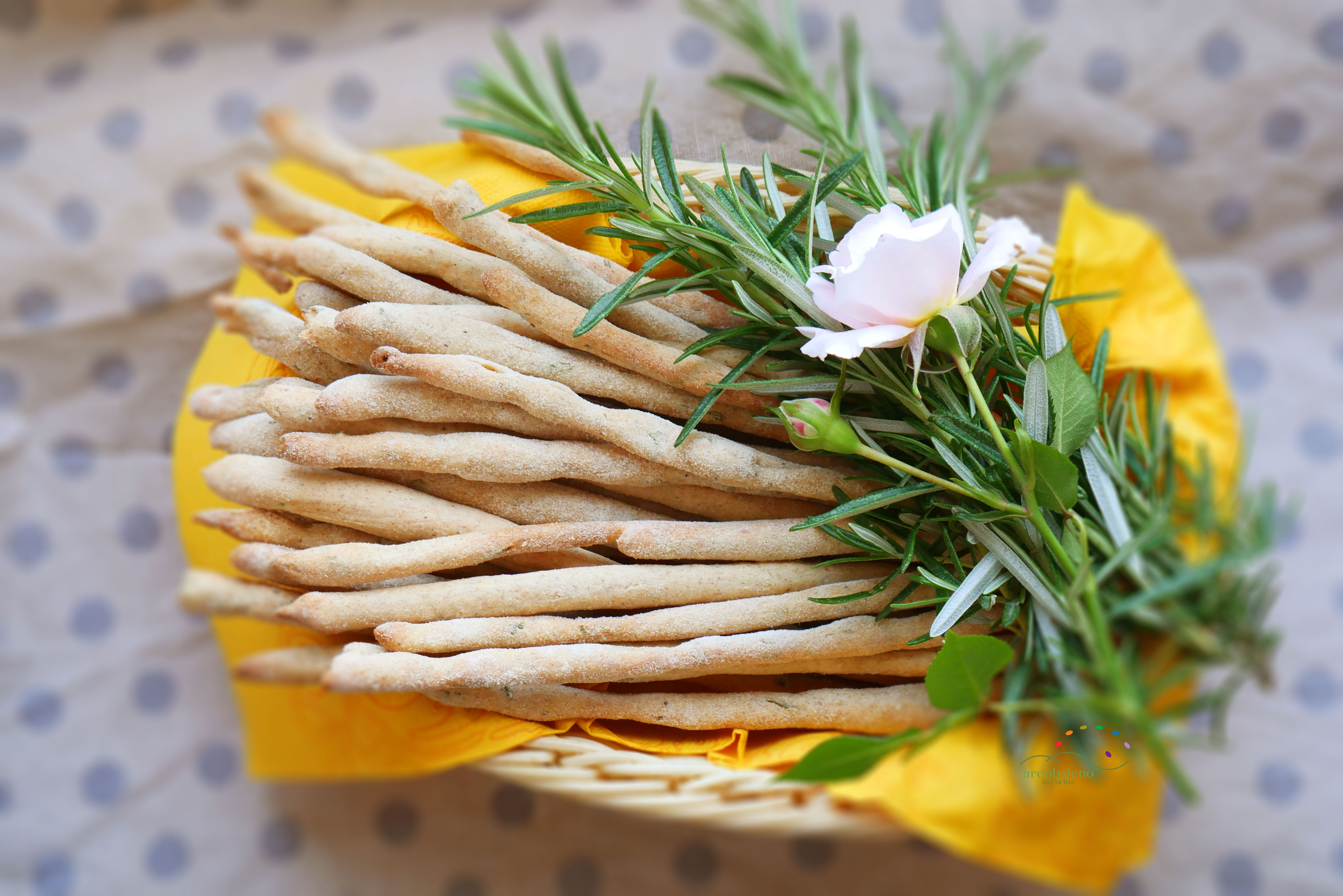 Come fare i grissini versione vegan al profumo di rosmarino