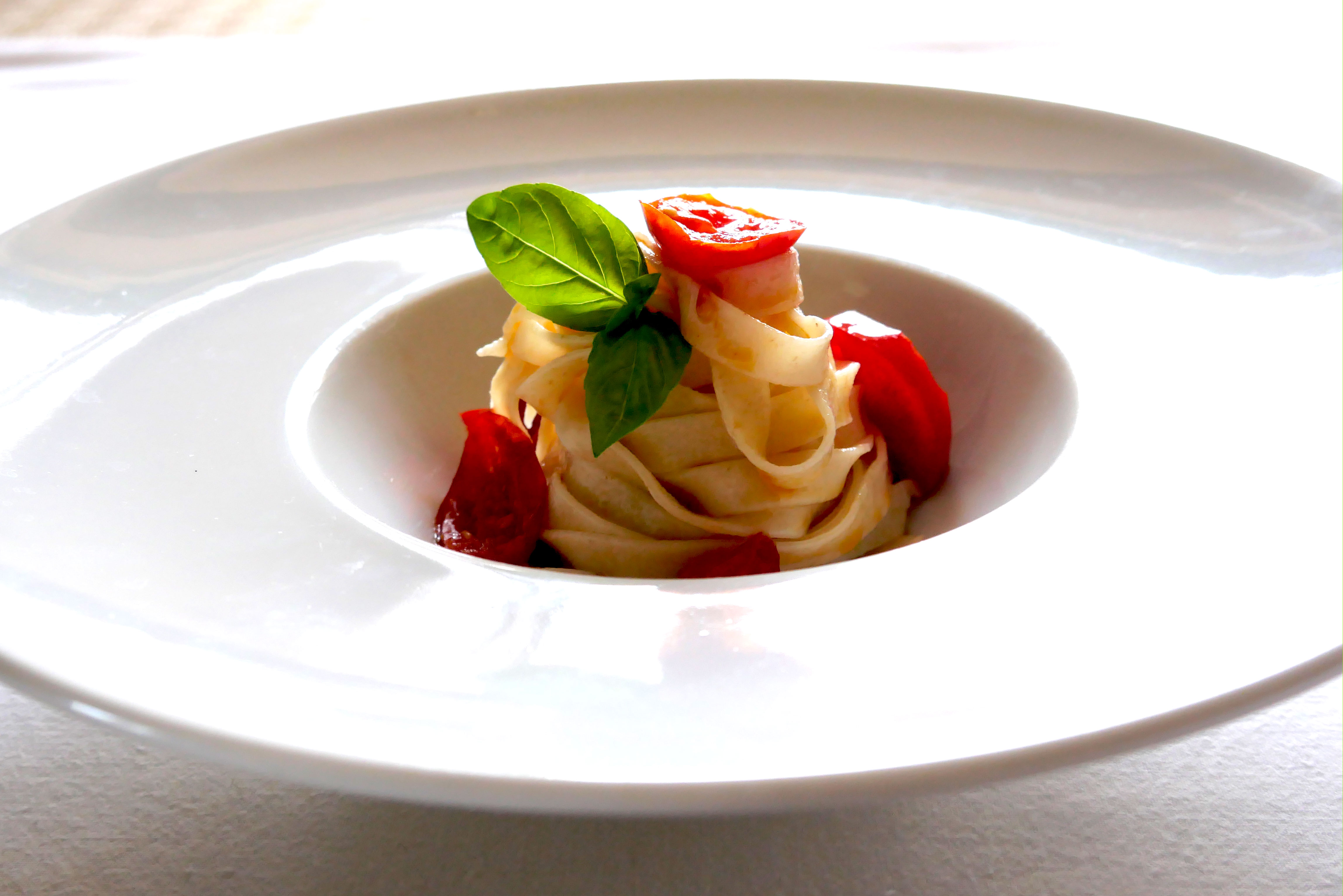 Come fare le tagliatelle senza uova, ricetta veloce