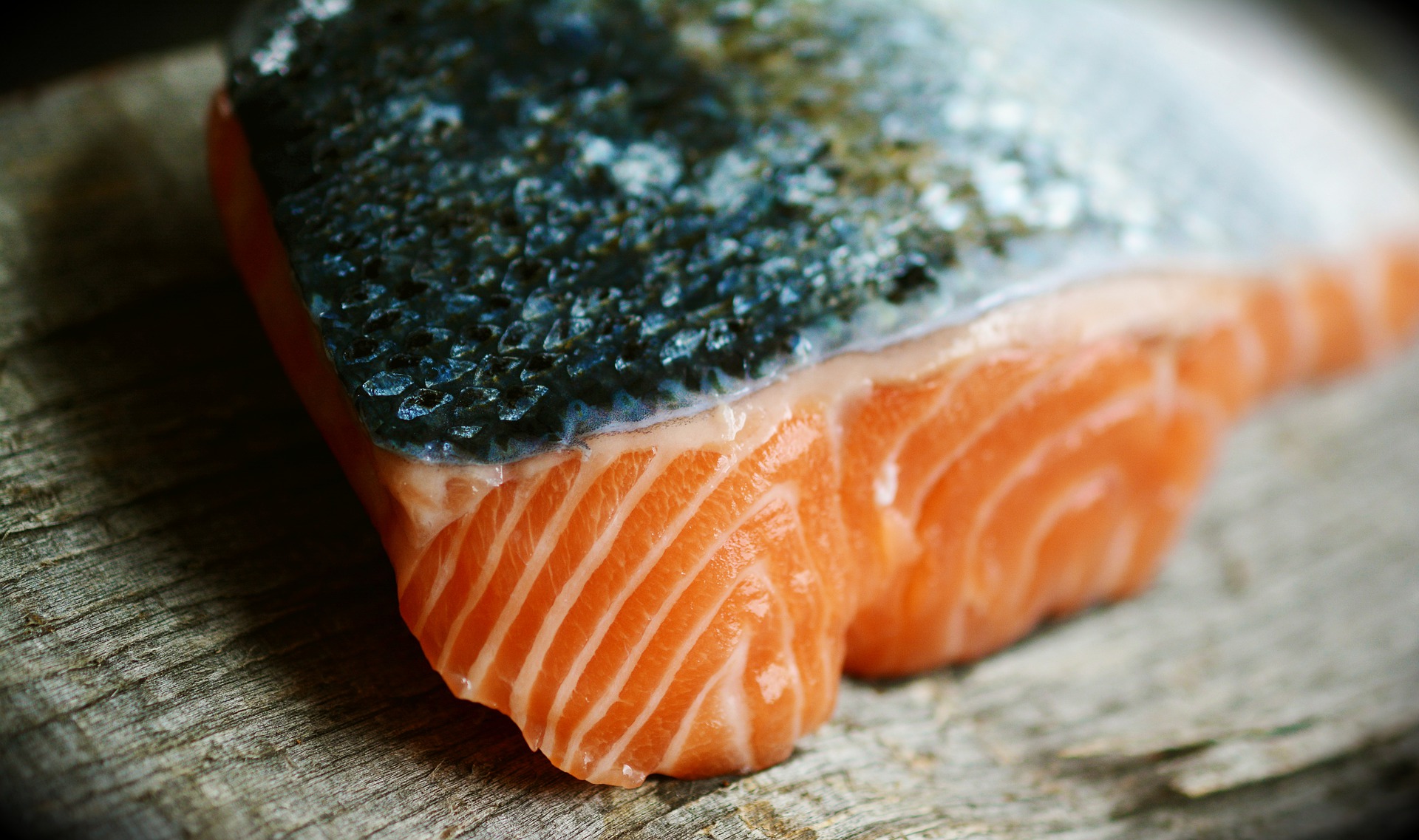 Come marinare a secco il trancio di salmone