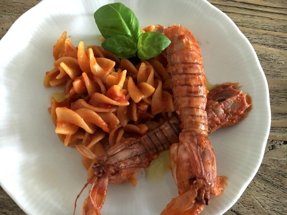 Come preparare un delizioso sugo con le canocchie