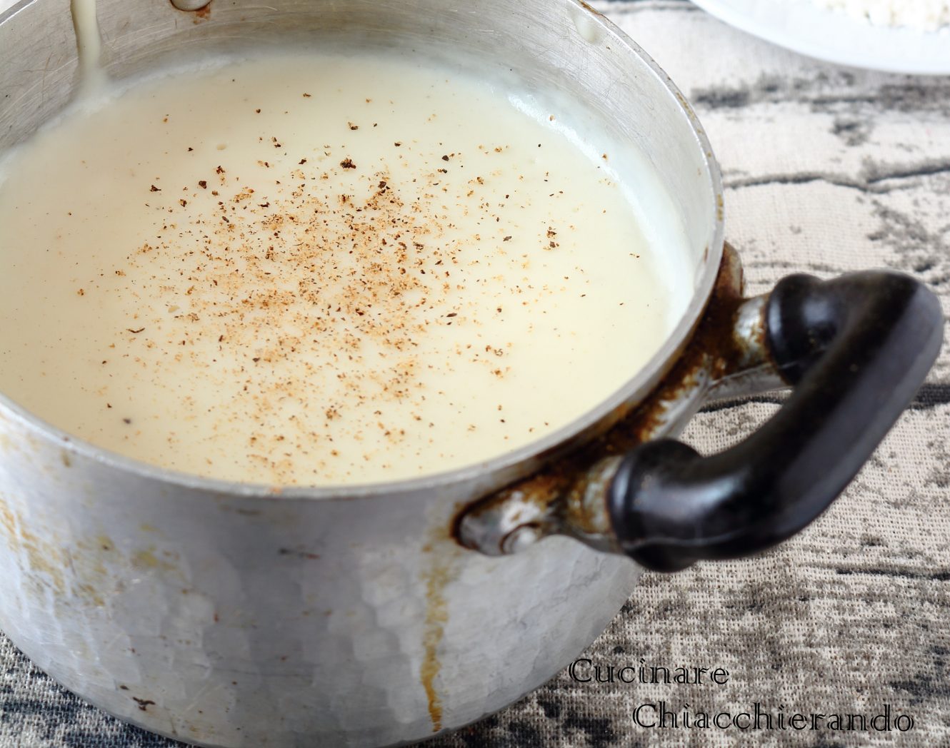Come si fa la besciamella? ricetta originale e varianti