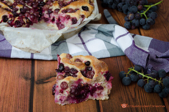 Come si prepara la focaccia con l’uva fragola
