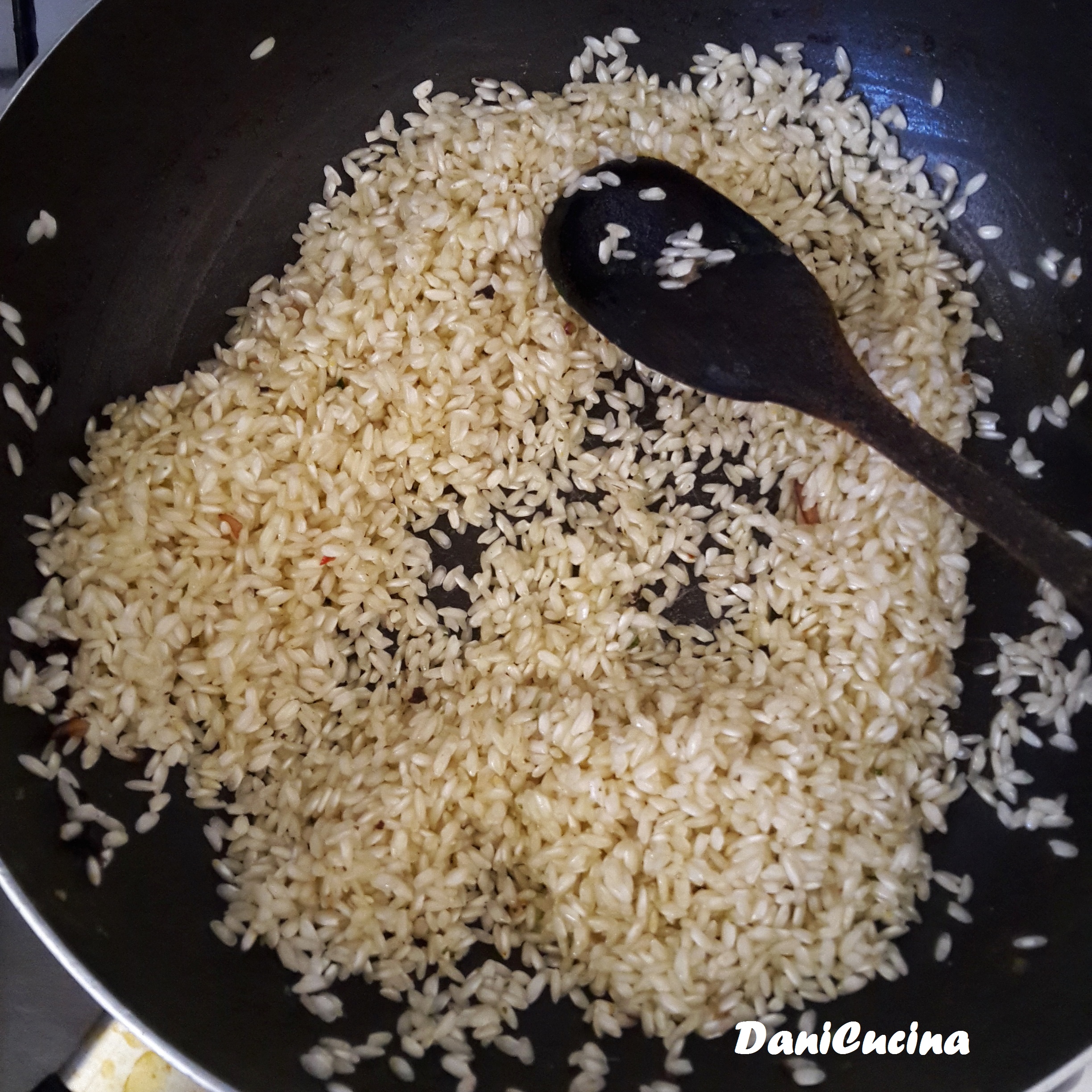 Come tostare il riso: il segreto per un risotto perfetto