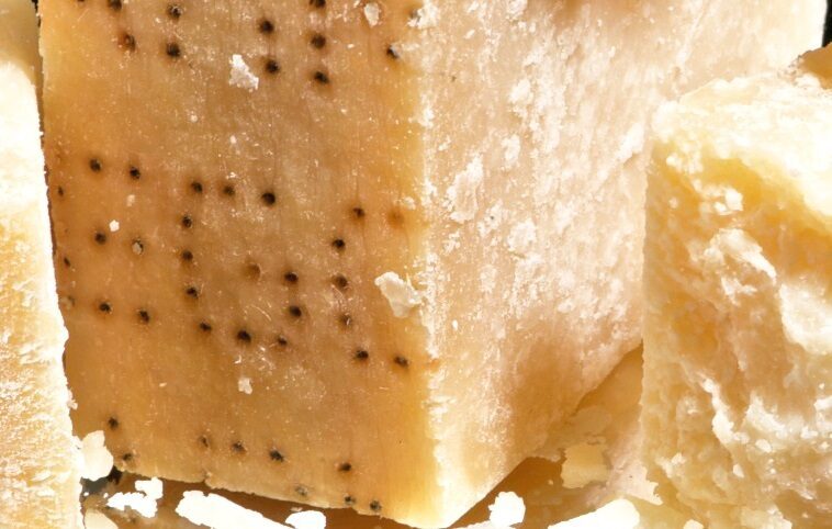 Come utilizzare le croste del parmigiano
