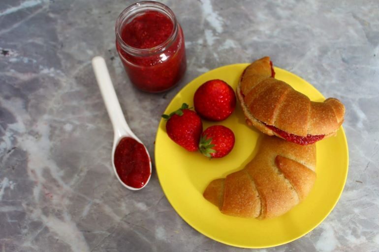 Composta di fragole senza zucchero e senza cottura