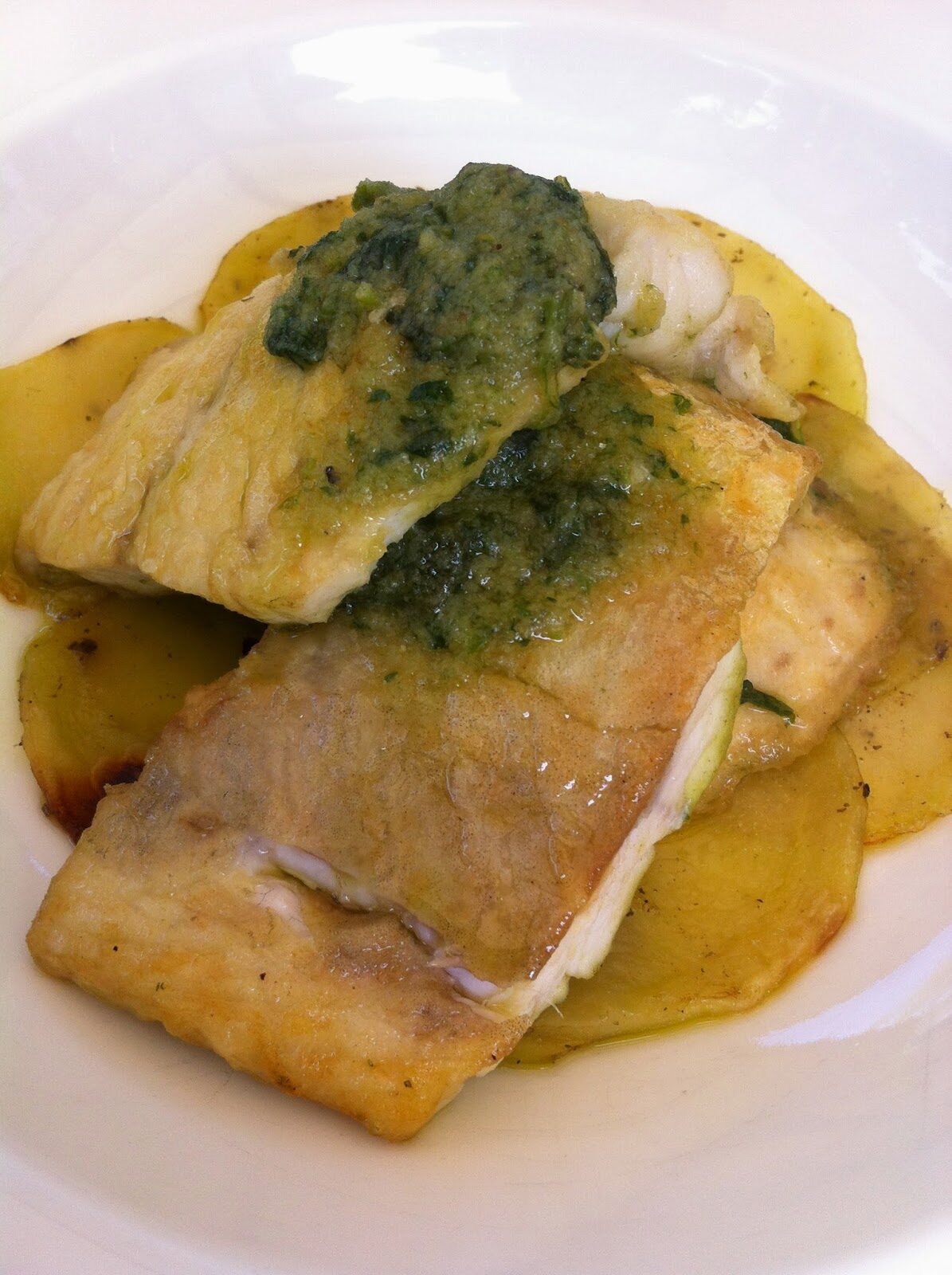 Con e senza bimby, branzino con patate e “pesto” di zucchine