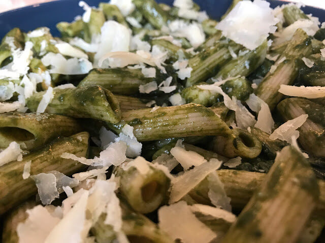 Con e senza bimby, penne al farro con spinaci e raspadura