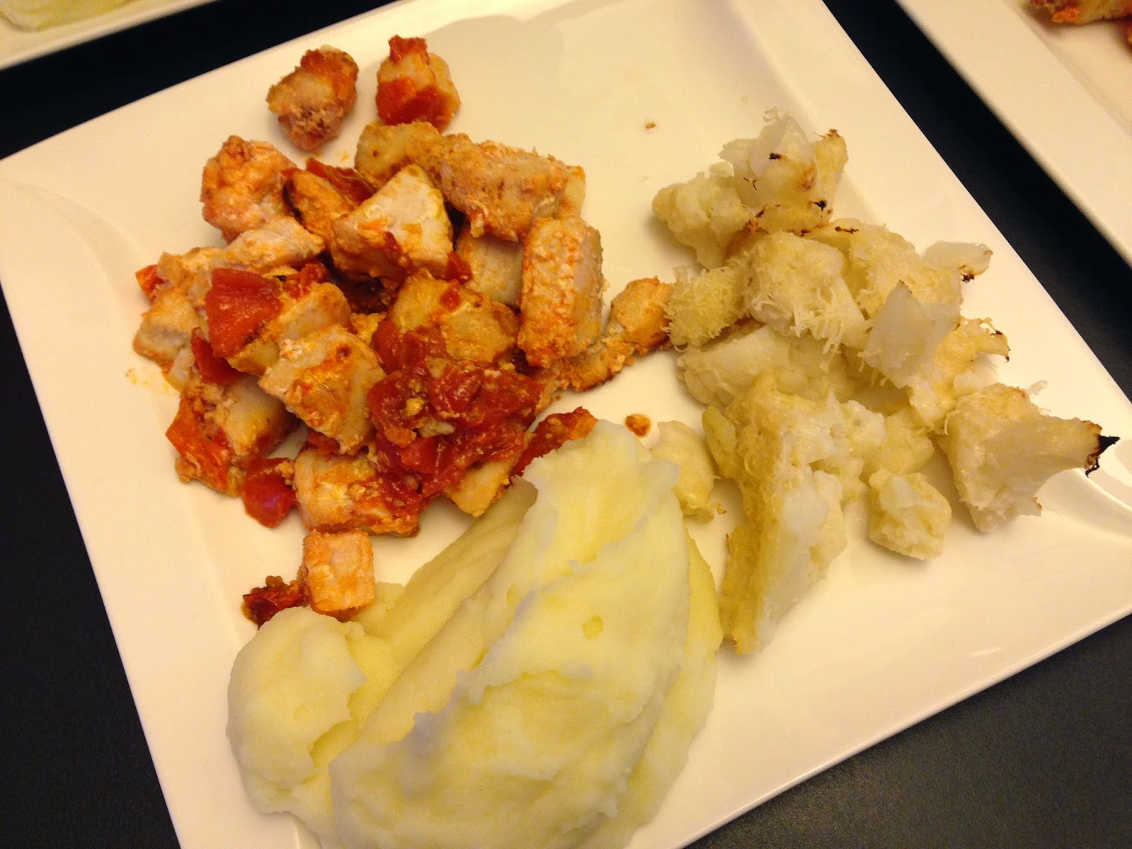 Con e senza bimby, pesce spada ai pomodorini con purè e cavolfiori al vapore gratinati